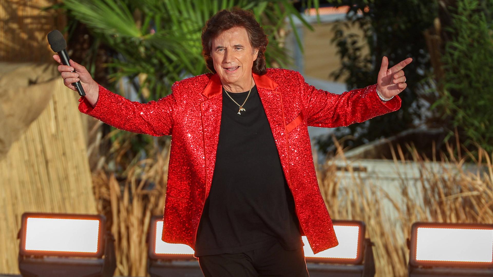 Das Foto zeigt Olaf Malolepski auf der Bühne