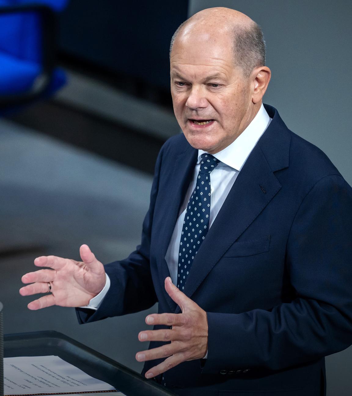 Olaf Scholz, aufgenommen am 16.10.2024 im Bundestag in Berlin