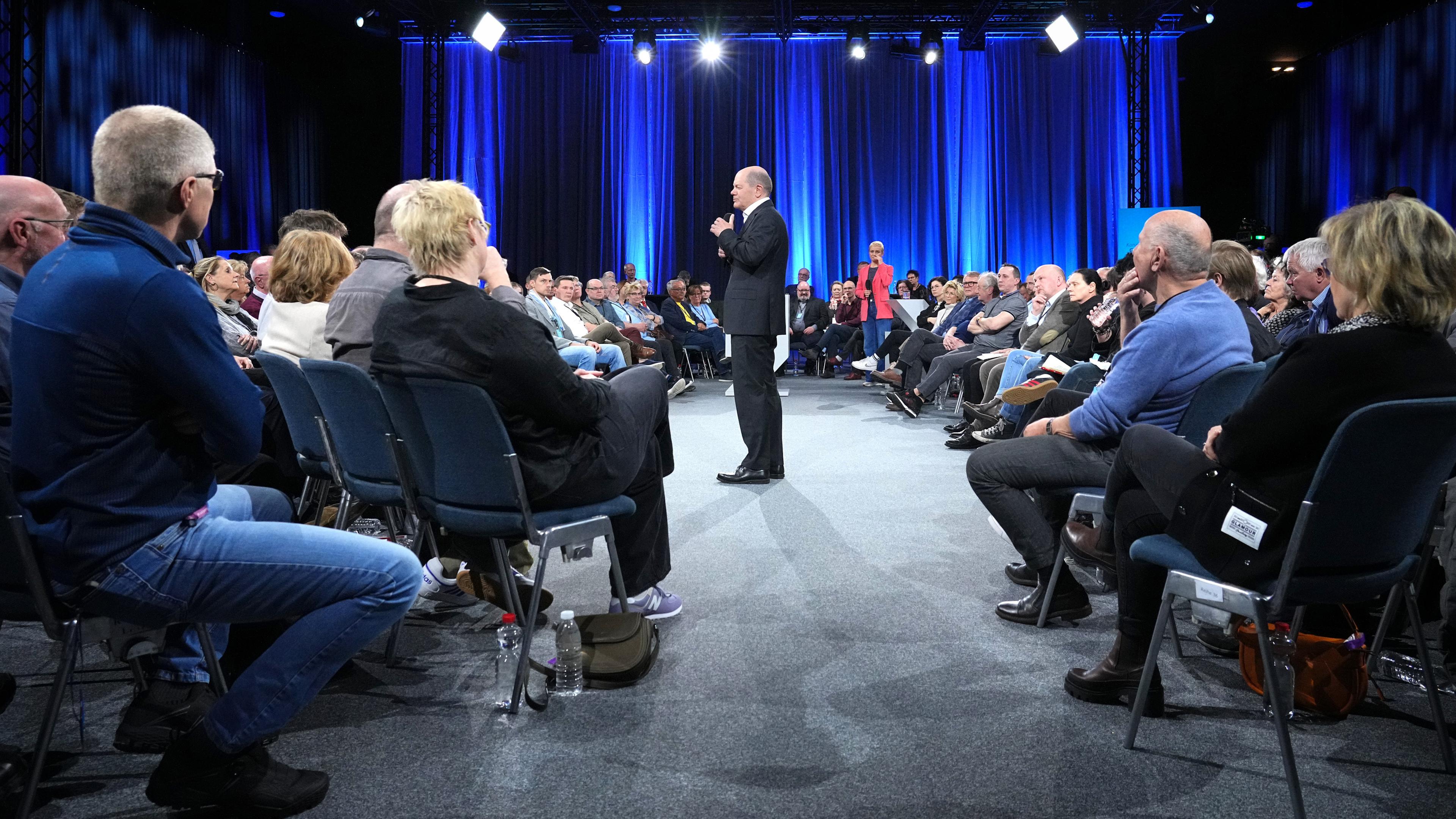 Bundeskanzler Scholz beim "Kanzlergespräch"