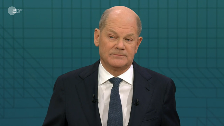 Olaf Scholz (SPD) im Studio beim TV-Duell