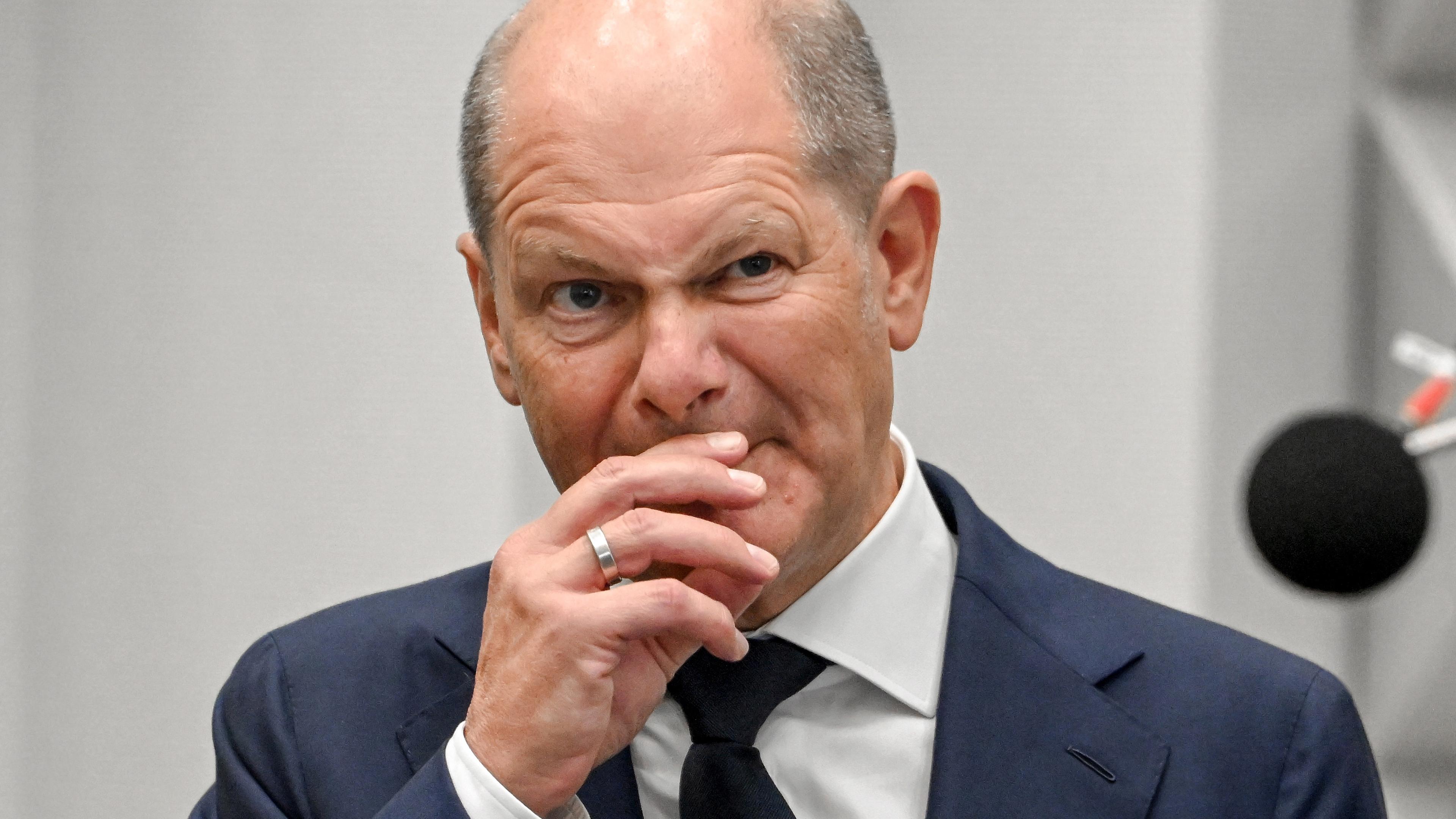 Olaf Scholz besucht die Firma Viessmann in Allendorf