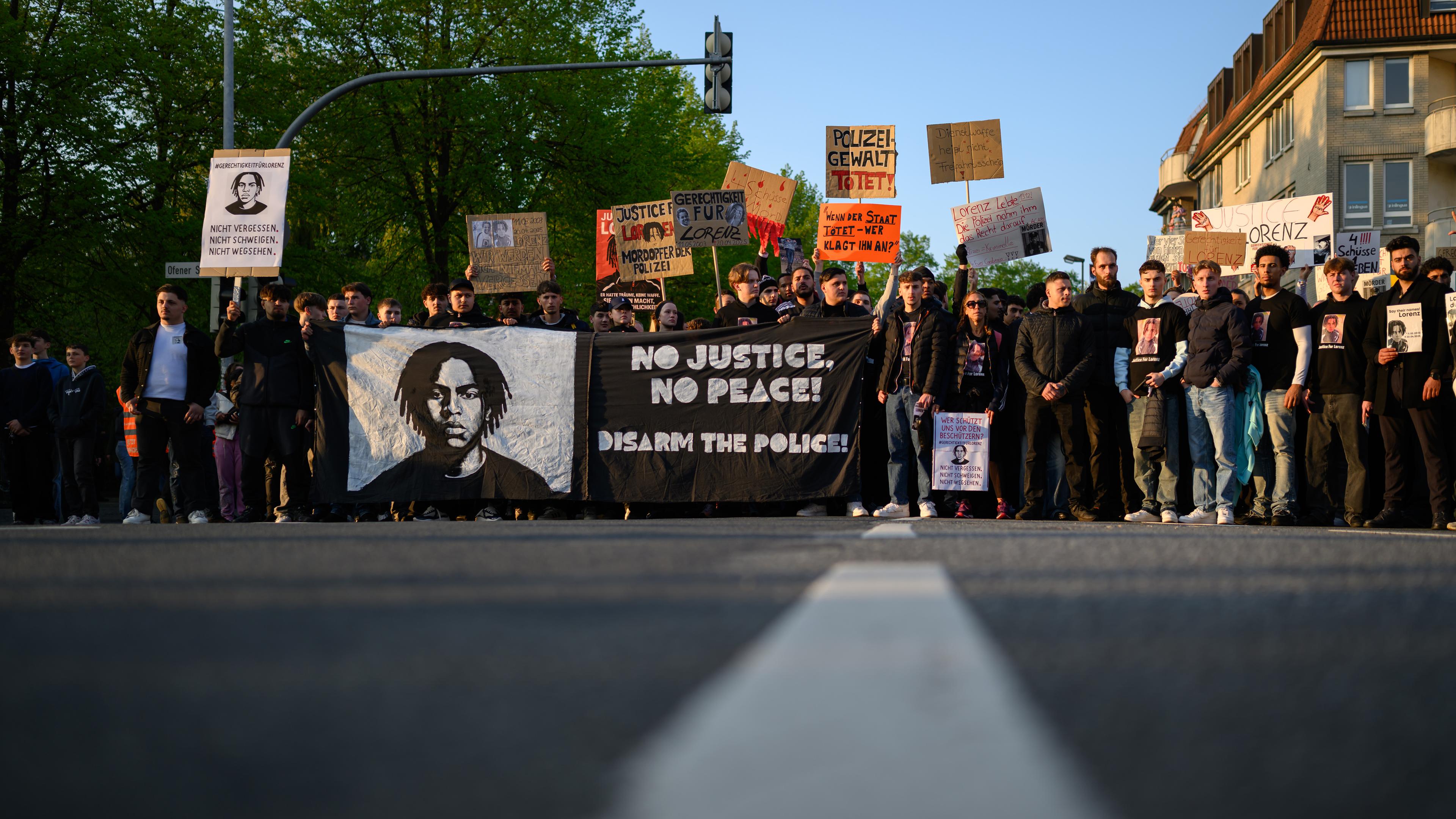 Demo nach Polizeischüssen in Oldenburg