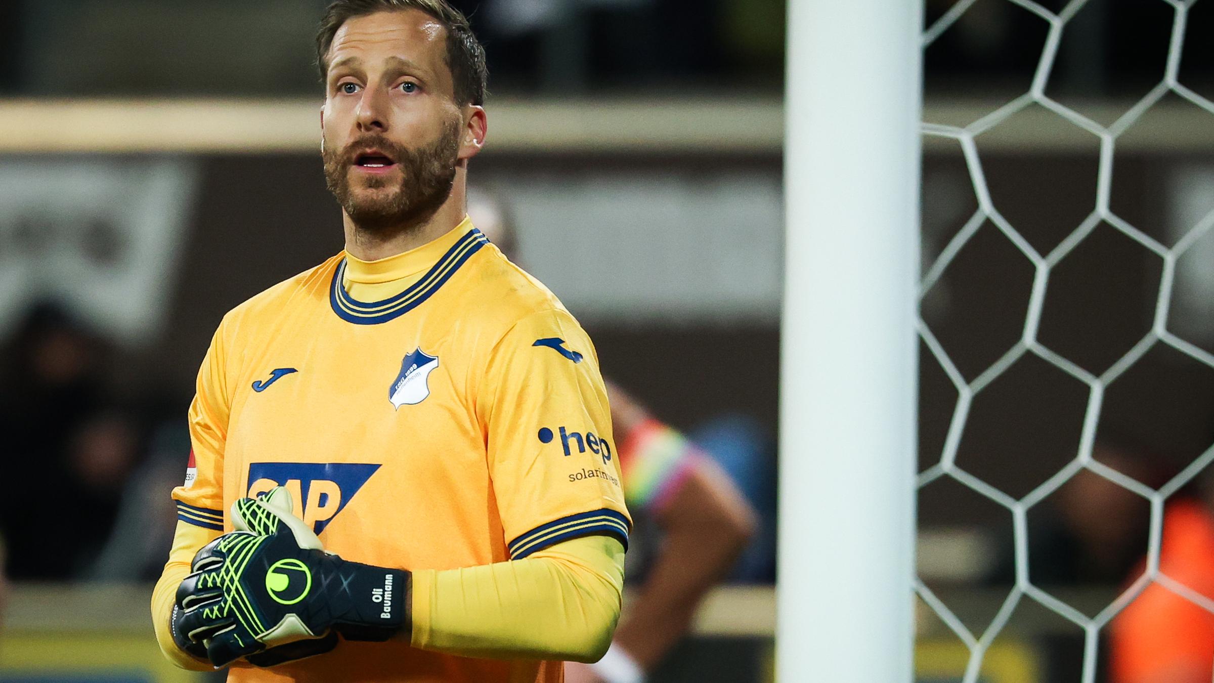 Fußball-Bundesliga, FC St. Pauli - TSG 1899 Hoffenheim: Hoffenheims Torwart Oliver Baumann