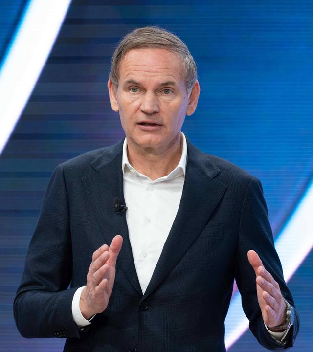 Oliver Blume, Vorstandsvorsitzender der Volkswagen AG und CEO, bei der Jahrespressekonferenz der Volkswagen AG am 10.03.2026 in Wolfsburg.