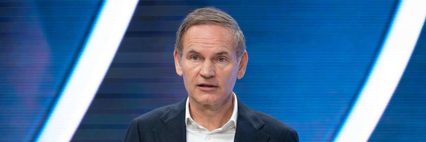 Oliver Blume, Vorstandsvorsitzender der Volkswagen AG und CEO, bei der Jahrespressekonferenz der Volkswagen AG am 10.03.2026 in Wolfsburg.