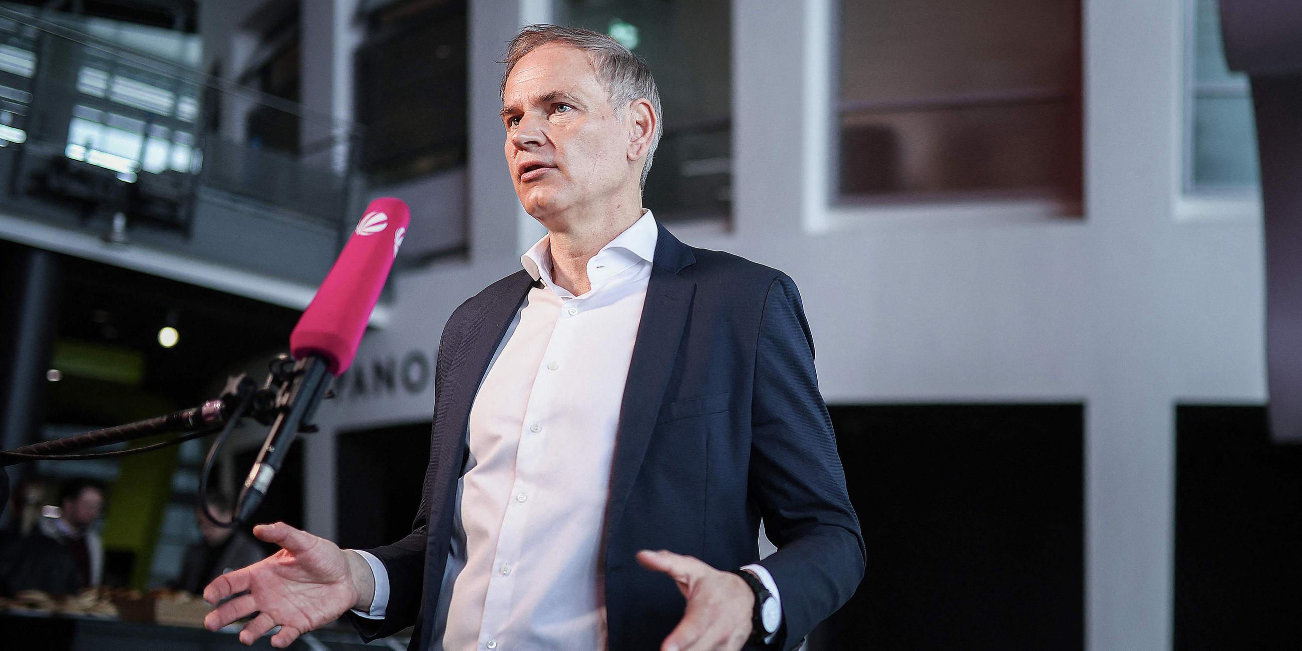 Oliver Blume während seiner Rede im Volkswagen-Zentrale in Wolfsburg, aufgenommen am 11.03.2025