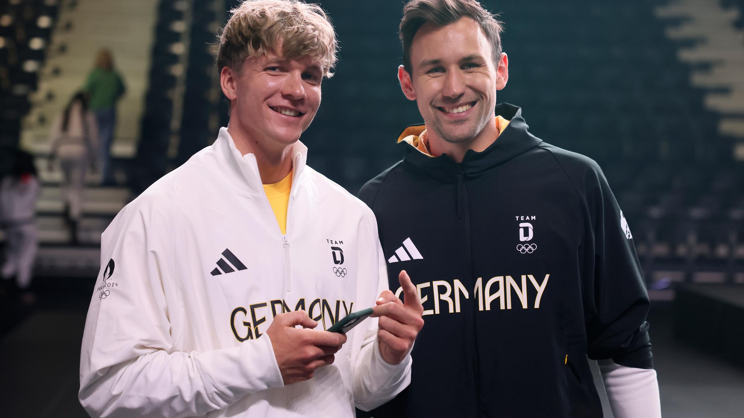 Athletinnen und Athlen aus Deutschland mit dem neuen Outfit für 2024