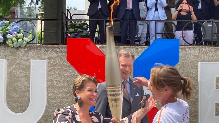 Die Olympische Flamme macht auf ihrem Weg nach Paris auch im Dreiländereck Station.