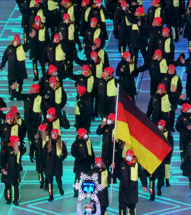 Das deutsche Team bei der Eröffnungsfeier der Olympischen Winterspielen 2022 in Peking.
