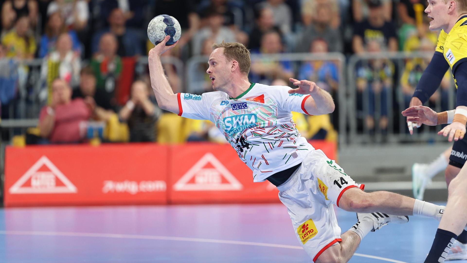 Omar Ingi Magnusson (SC Magdeburg) beim Torwurf im Spiel gegen die Rhein-Neckar Löwen