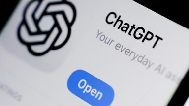 OpenAI ChatGPT App auf einem Smartphone