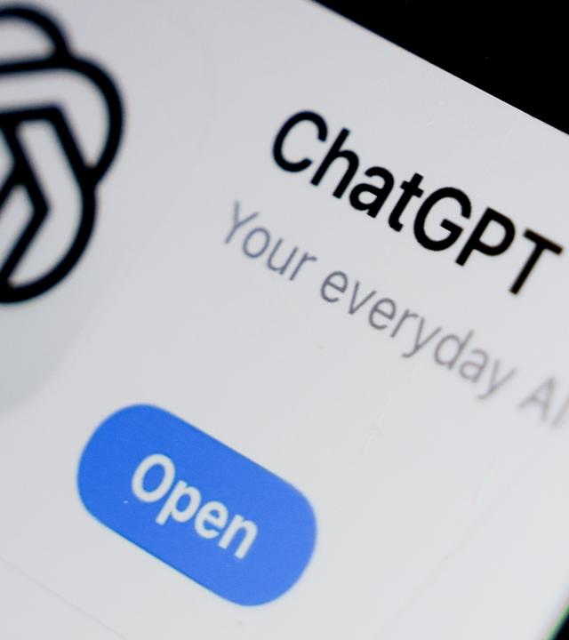 OpenAI ChatGPT App auf einem Smartphone