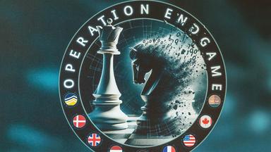 Das Logo der "Operation Endgame", aufgenommen auf einem Aufsteller bei einer Pressekonferenz zum Schlag gegen weltweite Cyberkriminalität bei der «Operation Endgame».