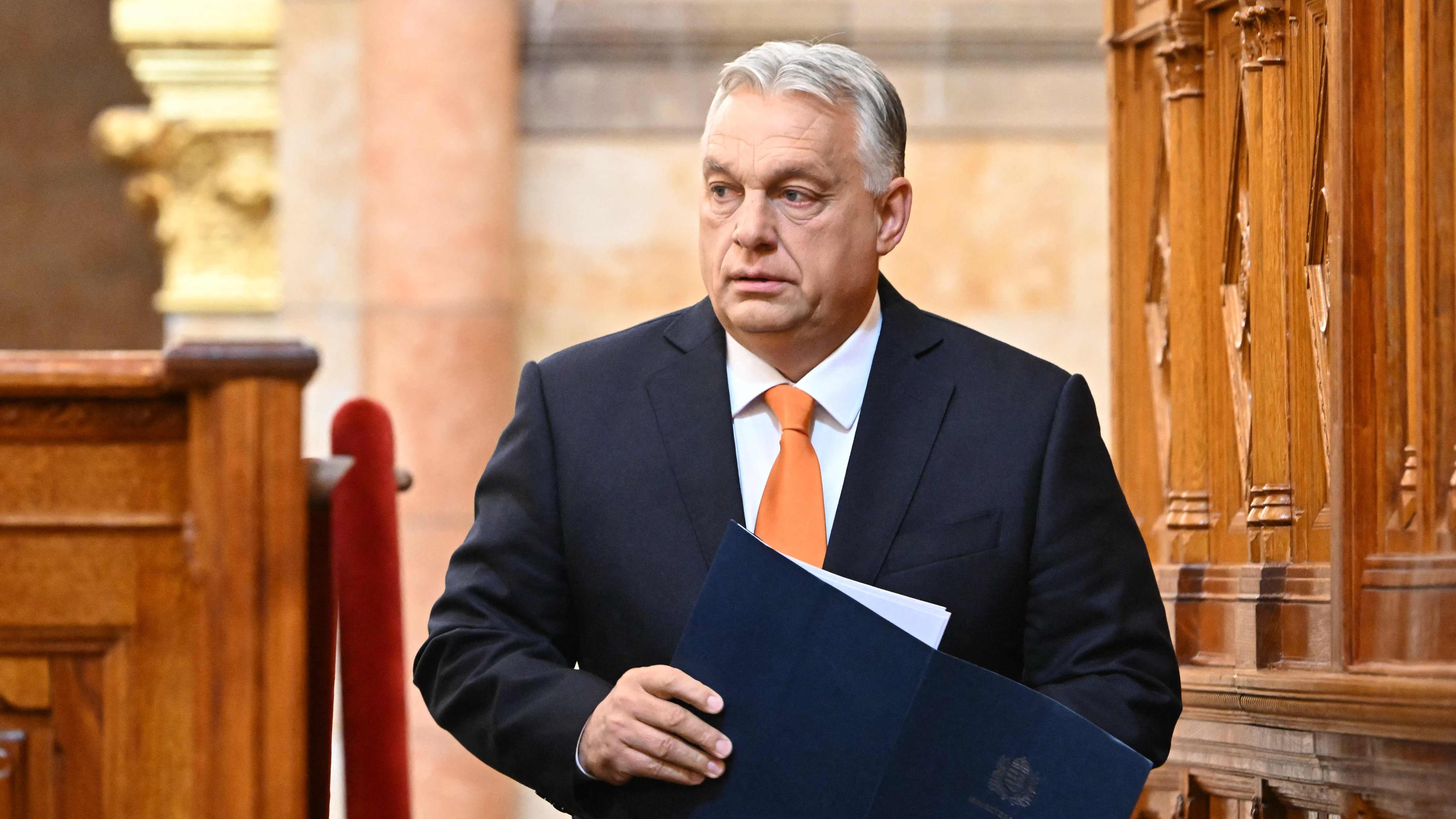 Der ungarische Ministerpräsident Viktor Orban hält eine Rede im Parlament in Budapest am 12. Mai 2025.
