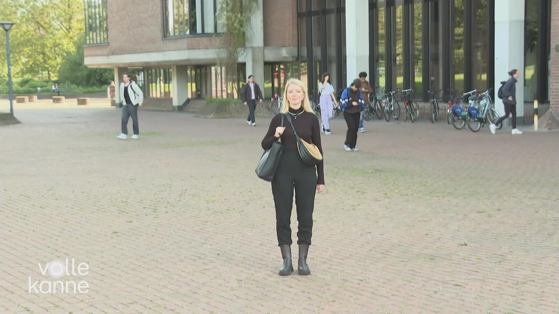 Eve Jetses auf dem Campus der Heinrich-Heine-Universität in Düsseldorf