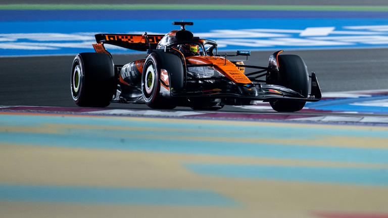  Oscar Piastri (Australien) ) im MCL39. 