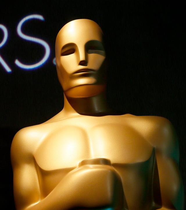 Eine Oscar-Statue steht bei den Academy Awards Nominees Luncheon. (Archiv)