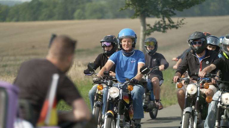 Höcke auf einer Simson