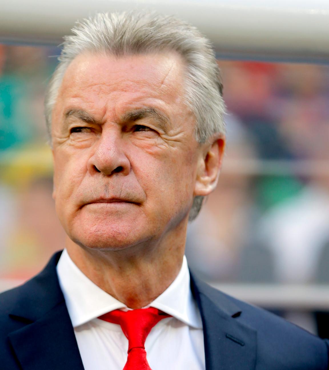 15.06.2014, Brasilien, Brasilia: Der damalige Schweizer Trainer Ottmar Hitzfeld, aufgenommen vor dem Gruppenspiel der FIFA Fußball-Weltmeisterschaft 2014 gegen Ecuador im Estadio Nacional.