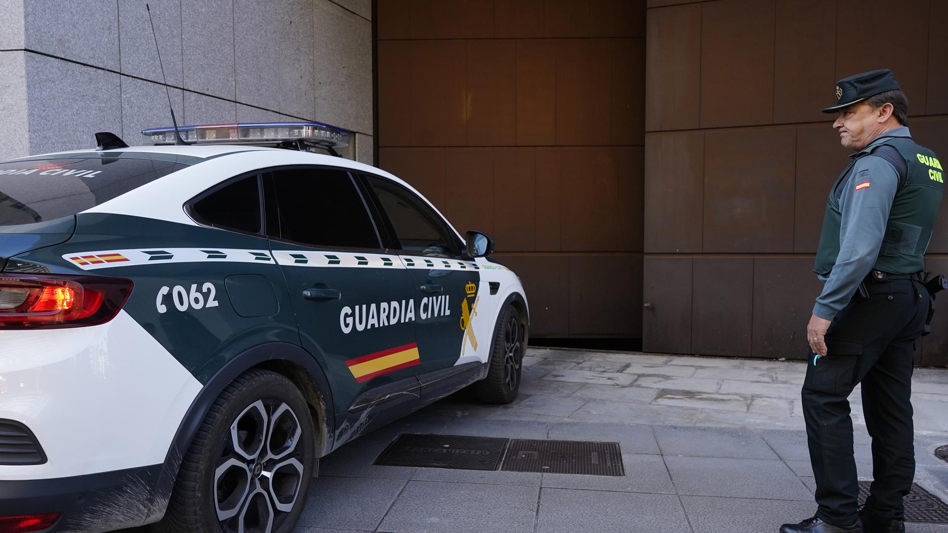 Ein Polizeiwagen am 30.04.2025 in Oviedo