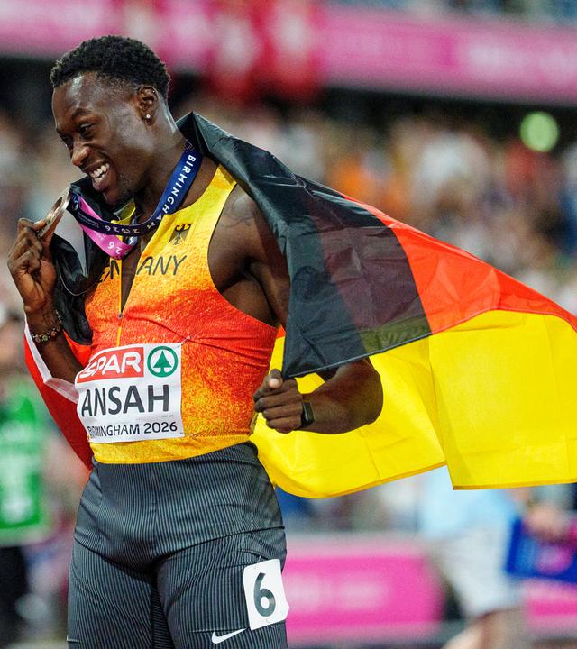 100-Meter-Sprinter Owen Ansah freut sich über seine EM-Bronzemedaille in Birmingham