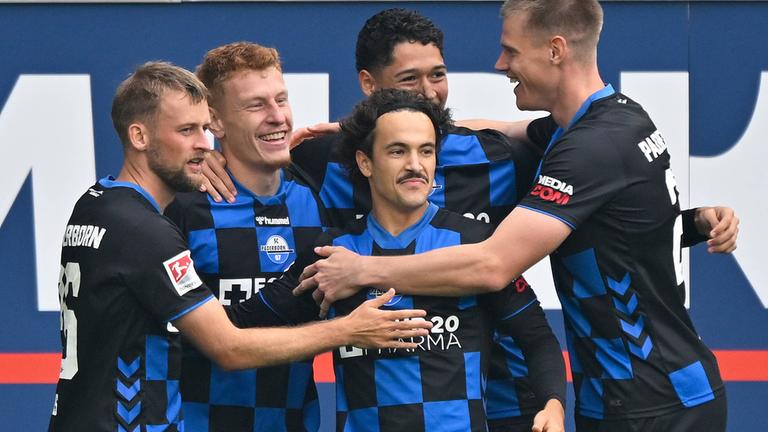 Laurin Curda (SC Paderborn 07 ) jubelt.