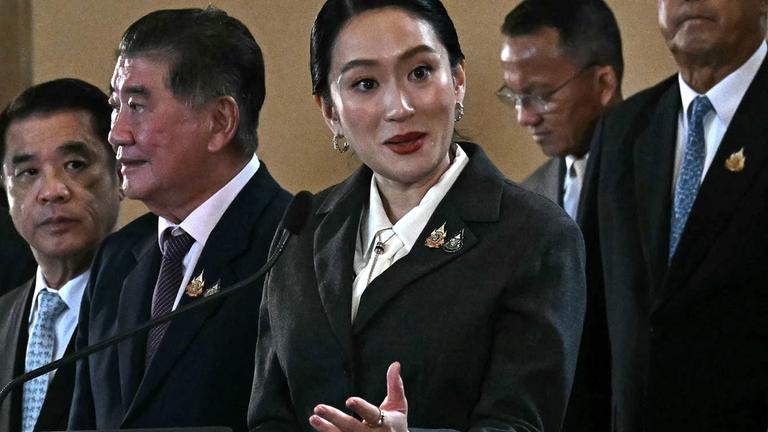 Paetongtarn Shinawatra (m)