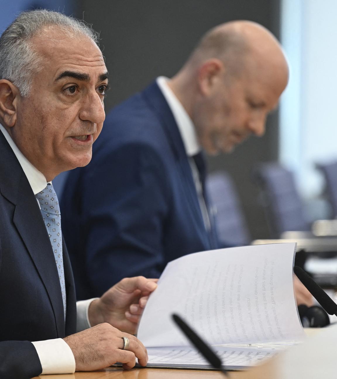 Reza Pahlavi, der im Exil lebende Sohn des ehemaligen iranischen Staatschefs Schah Mohammad Reza Pahlavi, hält eine Pressekonferenz im Bundeshaus für Presse in Berlin ab.
