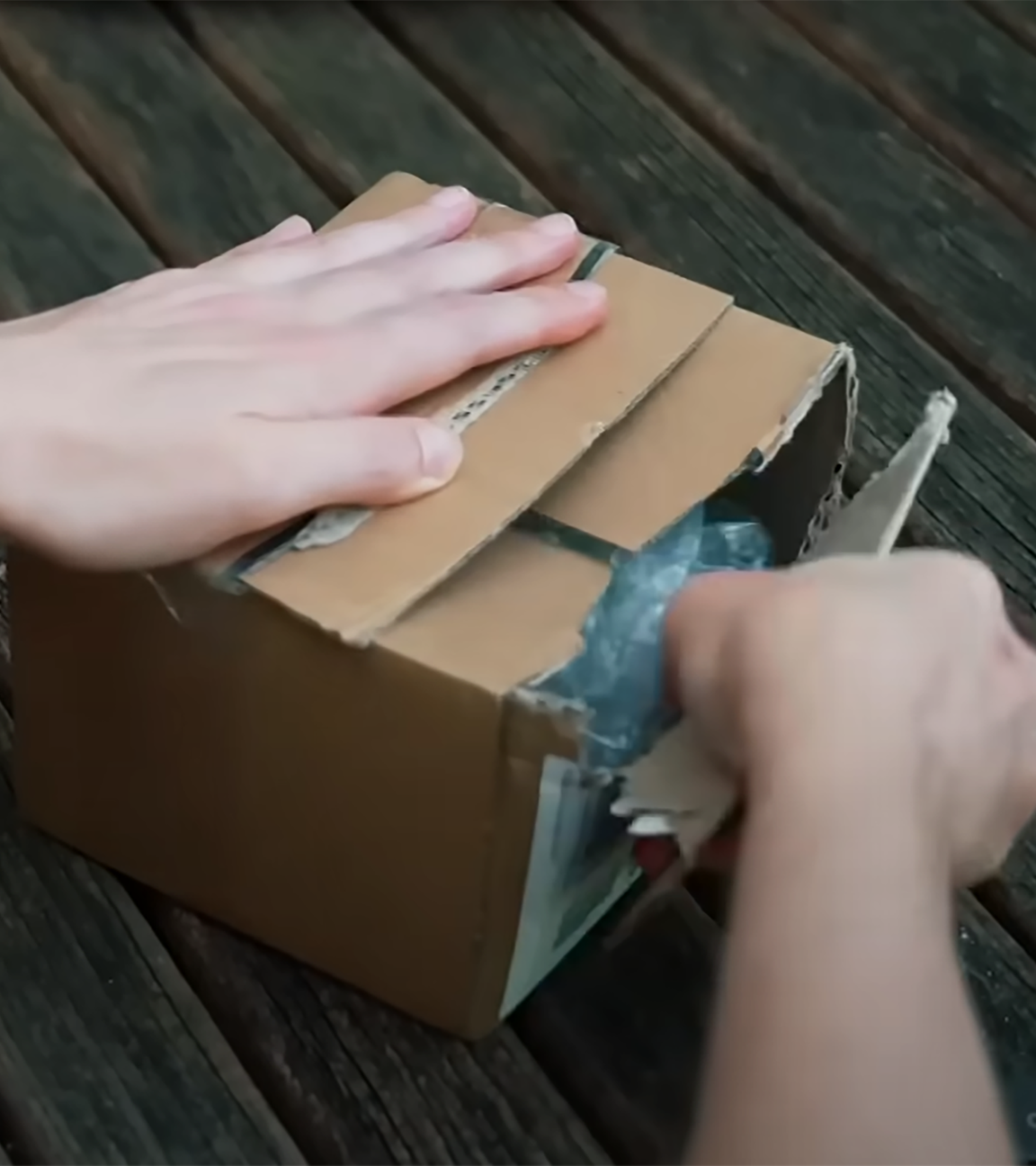 Paket mit Opioiden aus dem Onlinehandel