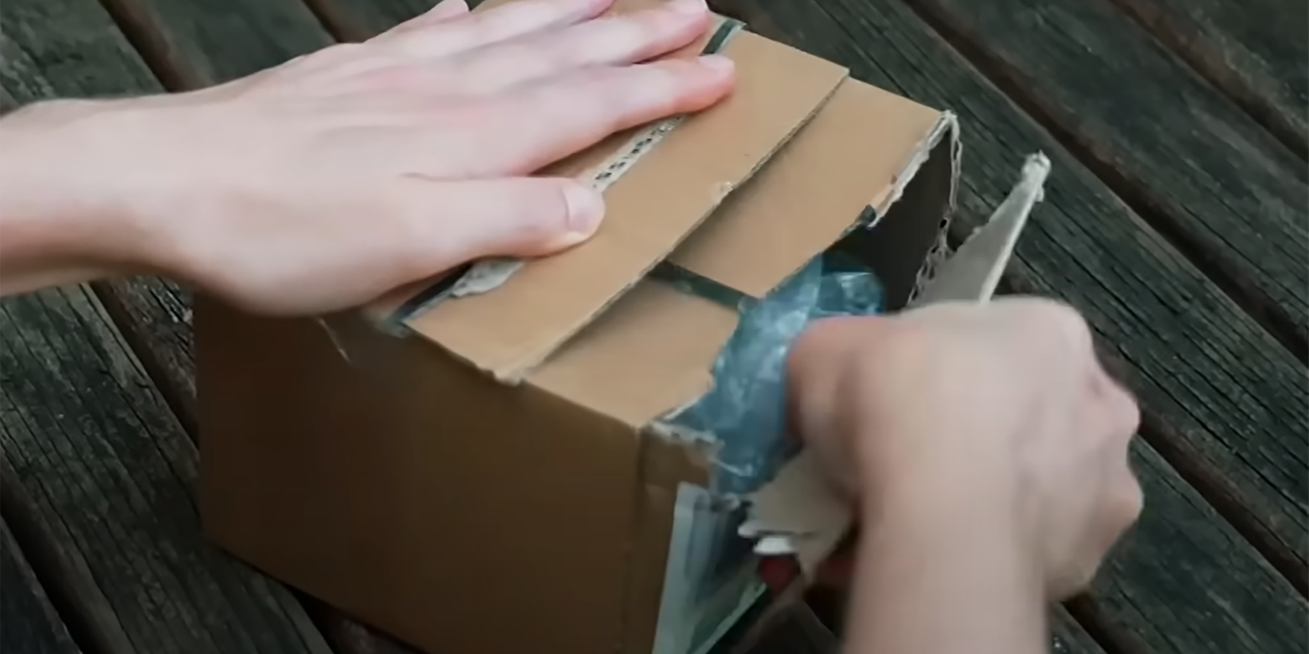 Paket mit Opioiden aus dem Onlinehandel