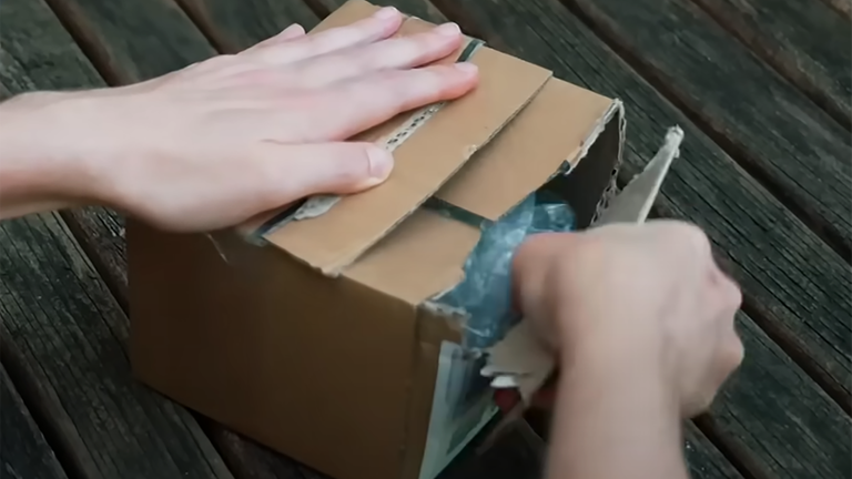 Paket mit Opioiden aus dem Onlinehandel