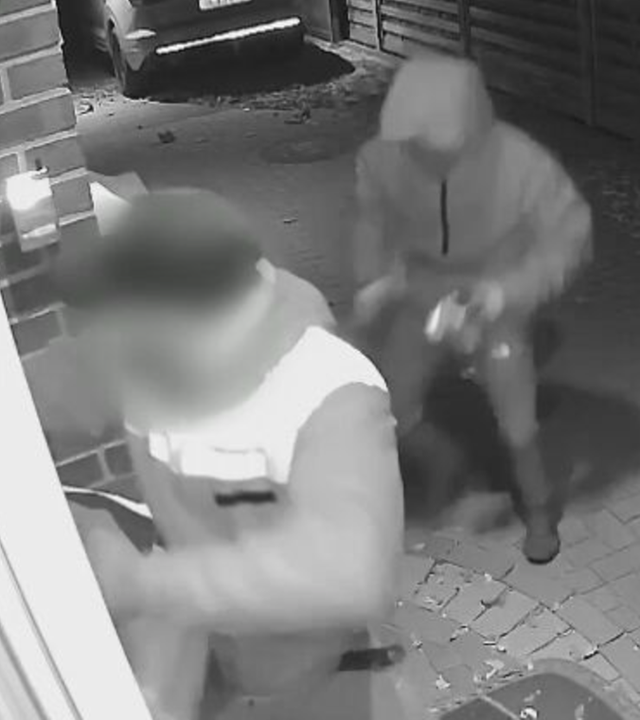 Urteil: Falscher Paketbote überfällt Paar