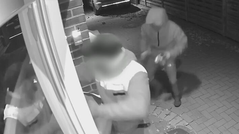 Urteil: Falscher Paketbote überfällt Paar