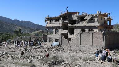 Zerstörte Häuser nach dem pakistanischen Angriff auf Afghanistan.