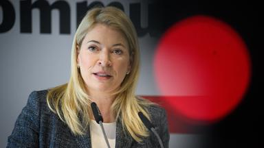 Bahnchefin Evelyn Palla will mit dem Alkoholverbot für eine bessere Sicherheit der Fahrgäste sorgen.