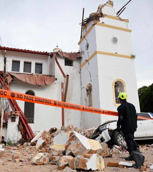 7.7-magnitude earthquake strikes Panama