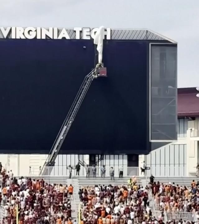 Skydiver wird nach Crash gerettet