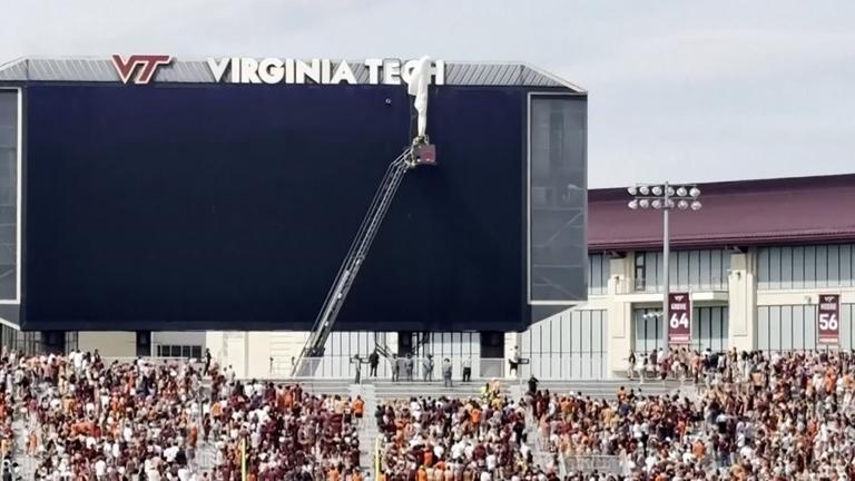 Skydiver wird nach Crash gerettet