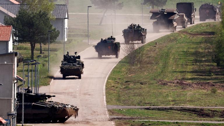 Panzer bei einer NATO-Militärübung