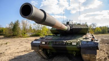Ein Kampfpanzer der Bundeswehr vom Typ Leopard 2 A7V.
