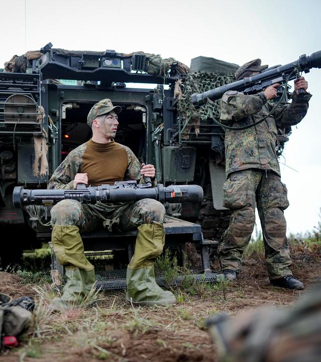 Soldaten der Bundeswehr bereiten sich auf die Großübung Freedom Shield 2026" der neuen Panzerbrigade 45 vor.