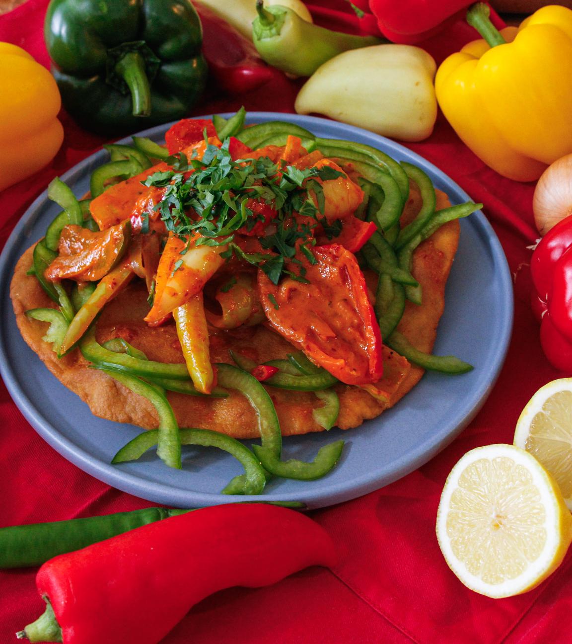 Veganes Paprika-Rahm-Geschnetzeltes 