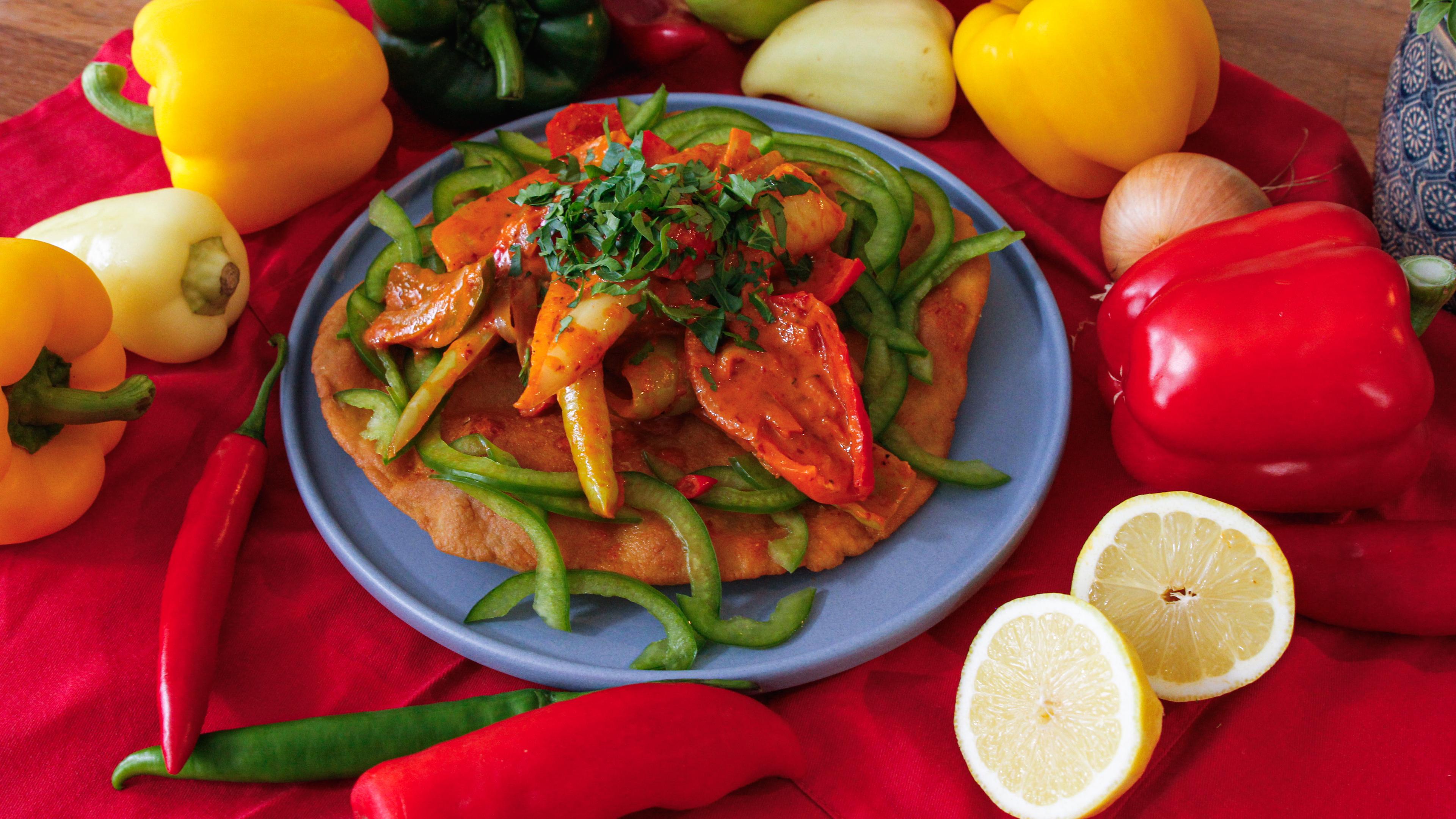 Veganes Paprika-Rahm-Geschnetzeltes 