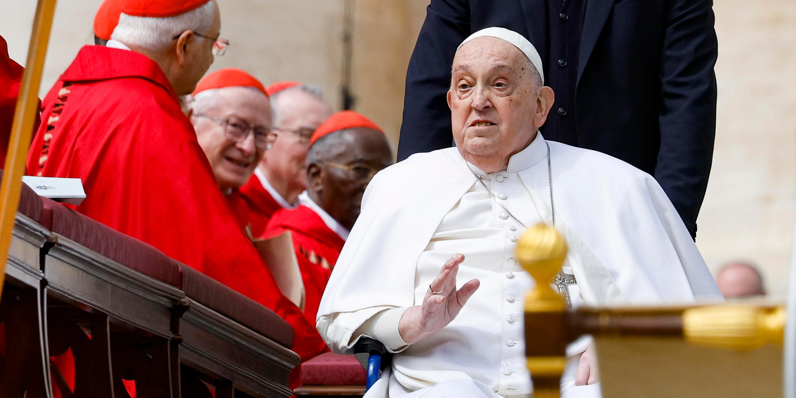 Papst Franziskus bei der Heiligen Messe am Palmsonntag auf dem Petersplatz in Rom