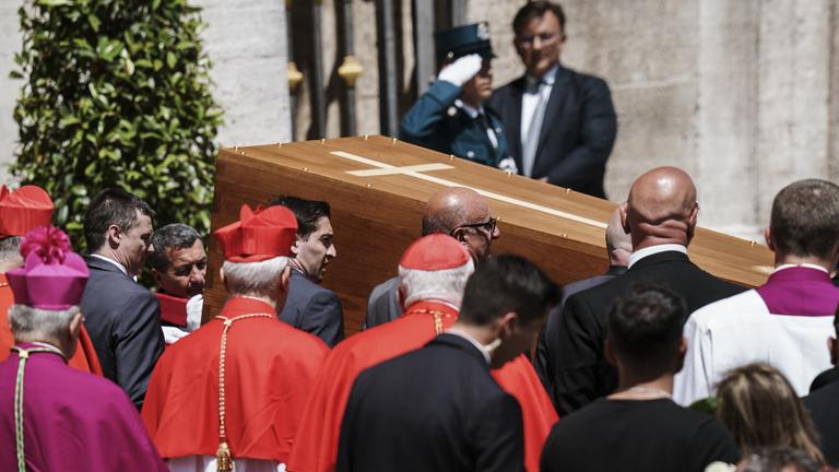 Letzte Ehrung für Papst Franziskus: Überführung zur Beerdigung in die Basilika Santa Maria Maggiore