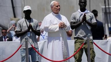 Papst Leo XIV. traf sich auf den kanarischen Inseln unter anderem mit Hilfsorganisationen für Migranten.