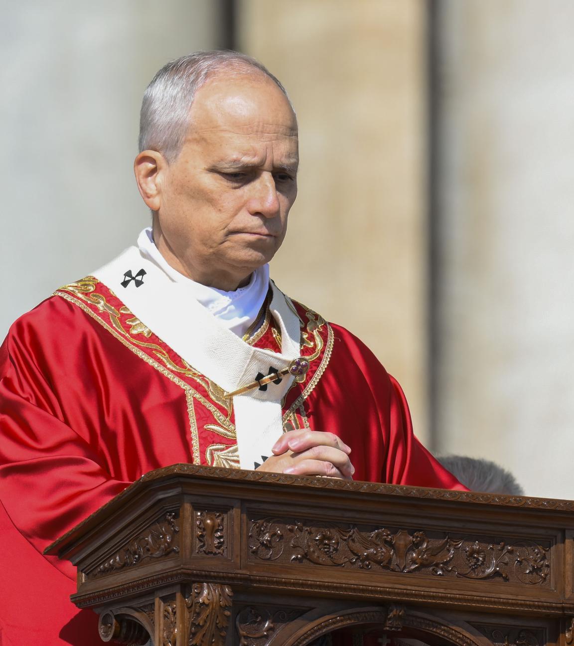 Friedensappell: Papst Leo XIV. auf dem Petersplatz