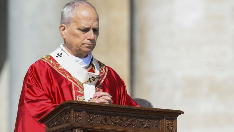 Friedensappell: Papst Leo XIV. auf dem Petersplatz