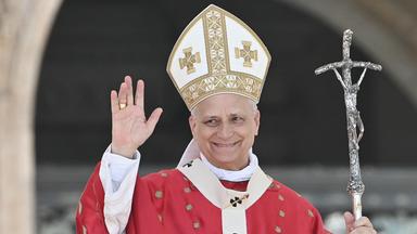 Papst Leo zelebriert die Pfingstmesse
