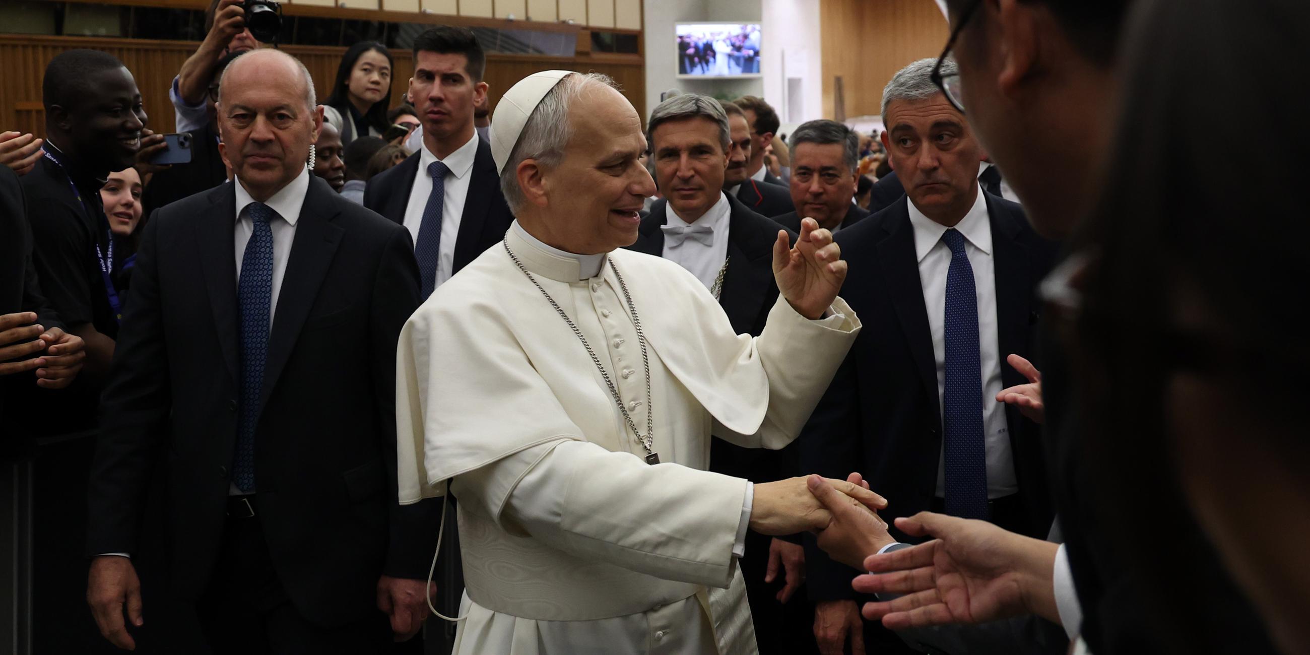 Papst Leo XIV. trifft sich zur Audienz mit internationalen Medienvertretern in der Halle Paul VI. im Vatikan.